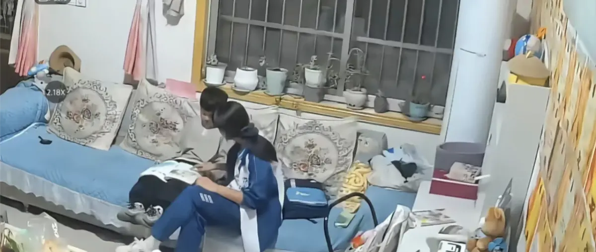 《来自姐姐的捏捏姐姐的爱》事件后续来龙去脉-姐弟情深难舍难分资源下载-监控视频完整版高清在线观看来自姐姐的捏捏姐姐的爱