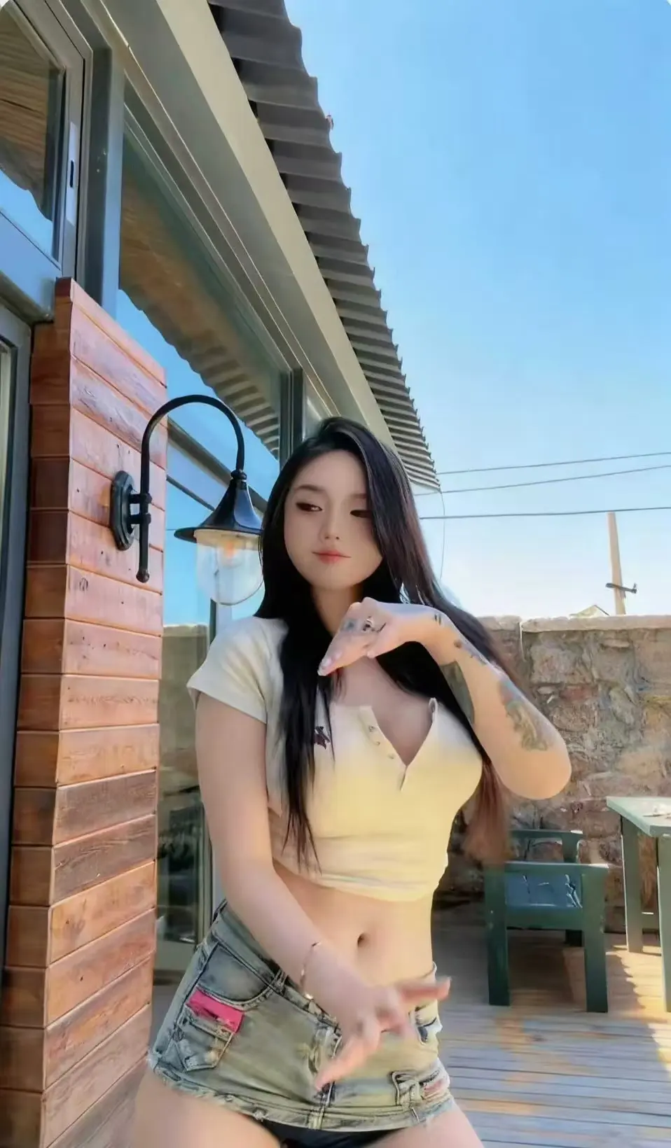《Meena 成美男》高清全集中文版未删减-免费在线看无广告网盘备份-一次看遍Meena成美男资源全面开放