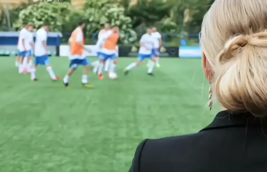 法国电影《Footballers' Moms》足球队的女老板们高清完整版 - 免费在线观看Footballers' Moms全集