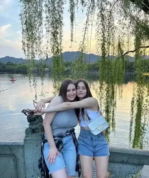 《艾玛马克斯的屈服》HD高清完整版免费观看-《艾玛马克斯的屈服》啄木鸟系列电影-无删减国语中字在线播放