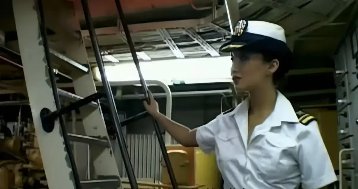 《军舰上的女兵》1080P高清完整版在线观看-卡楚米领衔《军舰上的女兵》无删减中文版-免费观看全集无广告高清资源