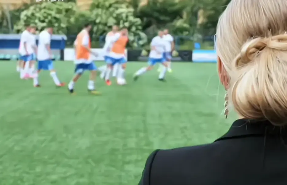 《footballersmoms》无删减版免费观看-法国电影《足球队的女老板们》足球女老板喜剧-高清完整版在线播放